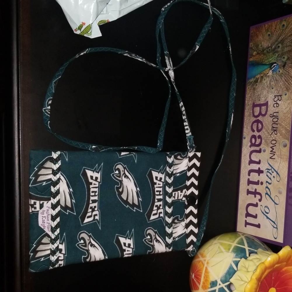 Philadelphia eagles cell phone cross body NWOT